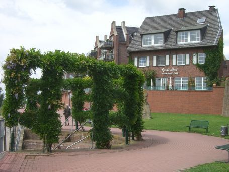 Rees : Rheinpromenade